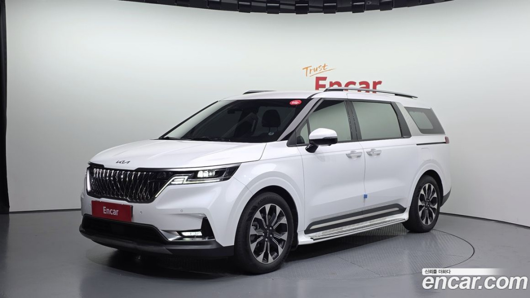 Kia Carnival 7-Seater Signature, 2023