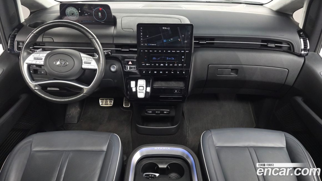 Hyundai Staria 4WD Lounge 7-Seater, 2022