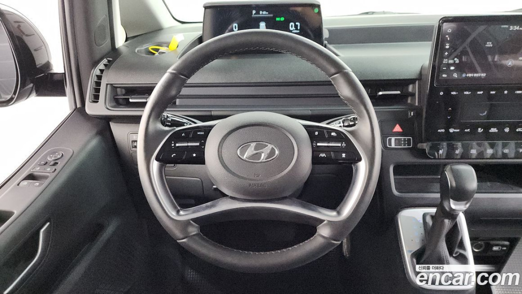 Hyundai Staria Tourer 9-Seater, 2024
