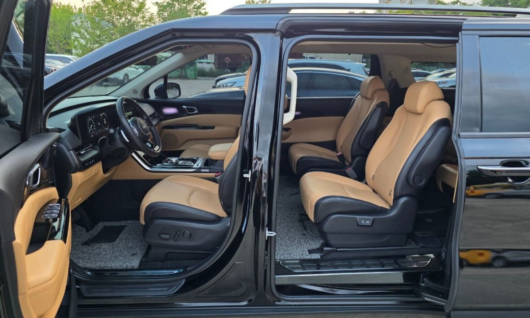 Kia Carnival 9-Seater Signature, 2023