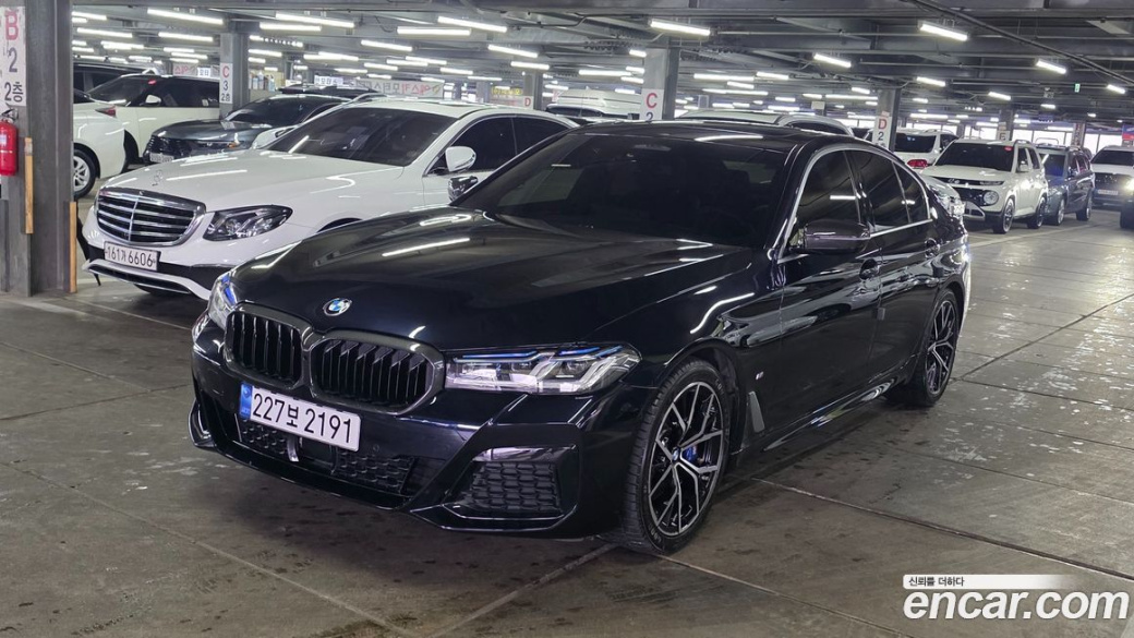 BMW 5-Series 530i M Sport Package, 2023