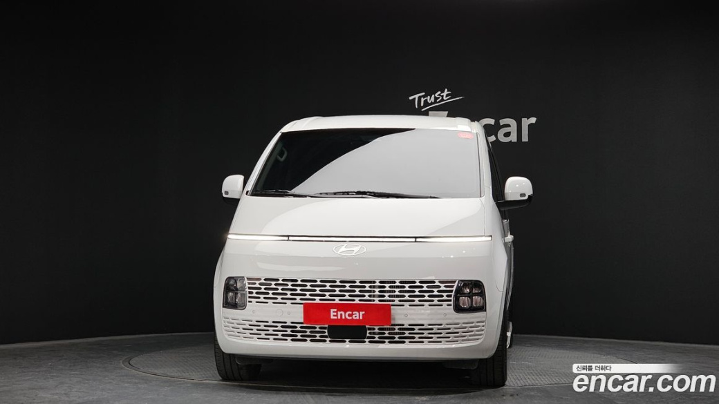 Hyundai Staria Tourer 9-Seater, 2025