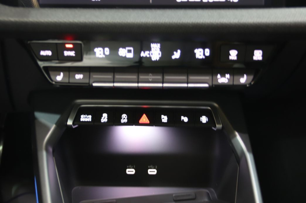 Audi A3 40 TFSI Premium, 2025