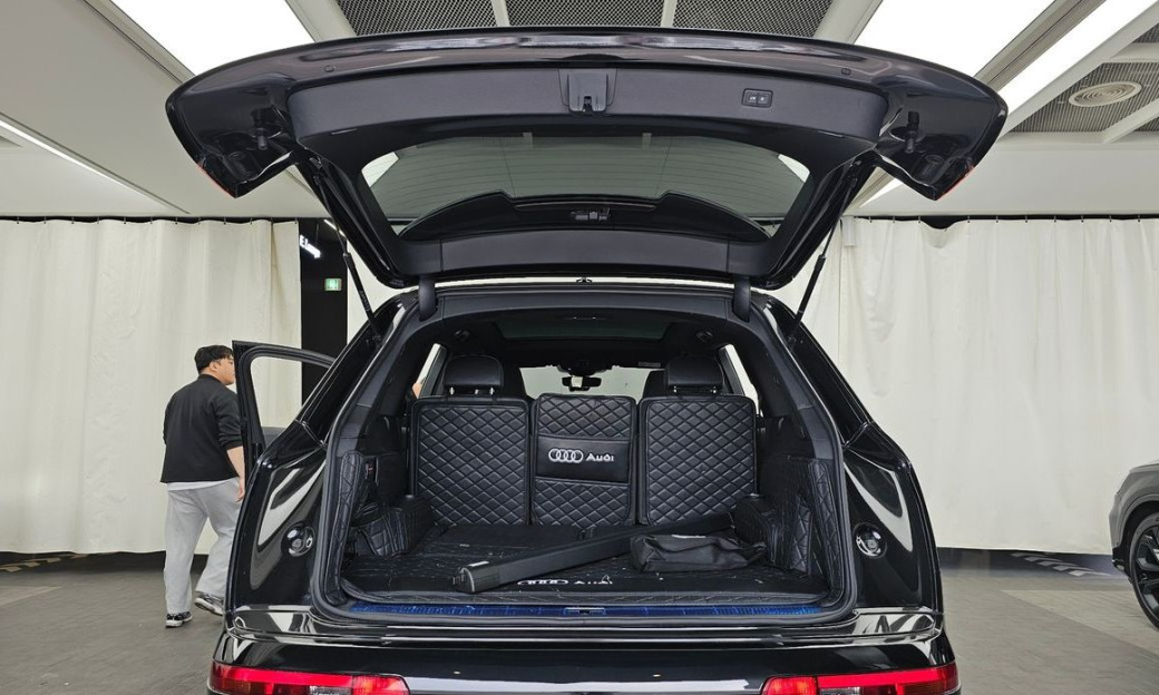 Audi Q7 55 TFSI Quattro Premium, 2022