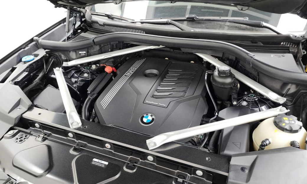 BMW X6 xDrive40i M Sport, 2023