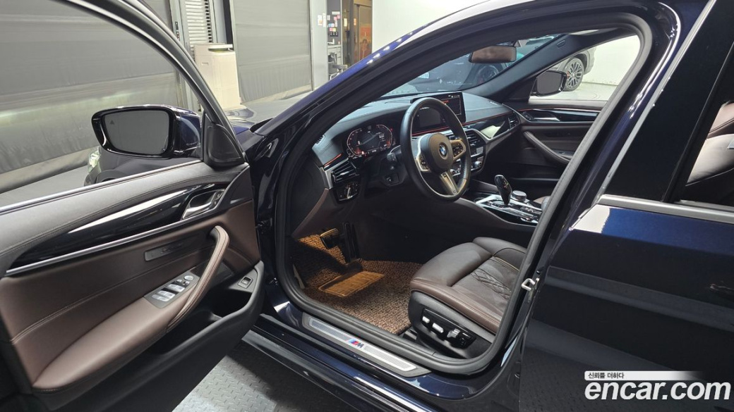 BMW 5-Series 530i M Sport Package, 2022