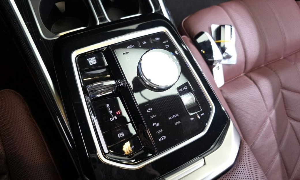 BMW 7-Series 740d xDrive M Sport, 2025