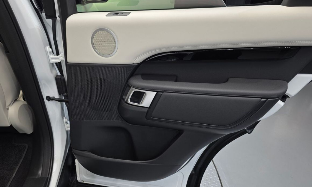 Land Rover Discovery D250 S, 2024