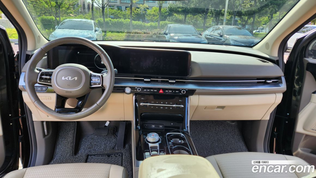 Kia Carnival 7-Seater Hi-Limousine, 2022
