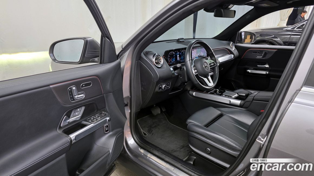 Mercedes-Benz GLB-Class GLB220, 2021
