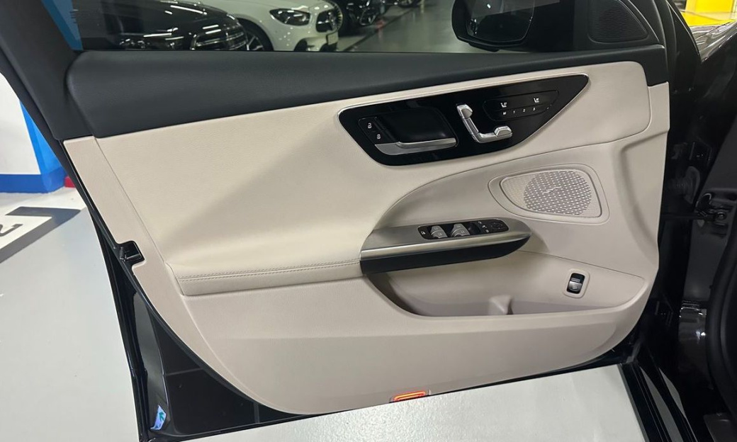 Mercedes-Benz C-Class C300 4MATIC Avantgarde, 2024