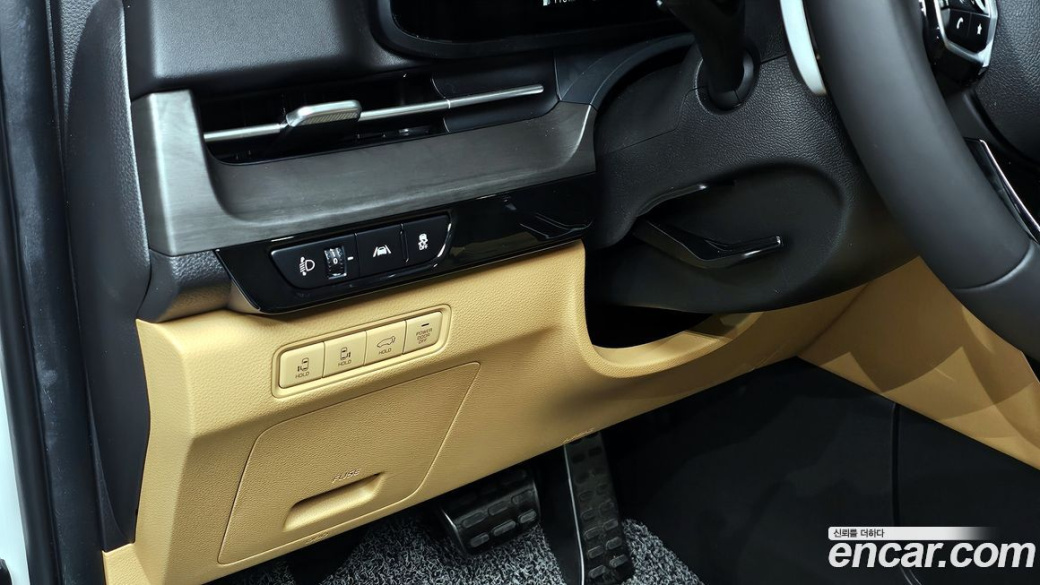 Kia Carnival 9-Seater Signature, 2023