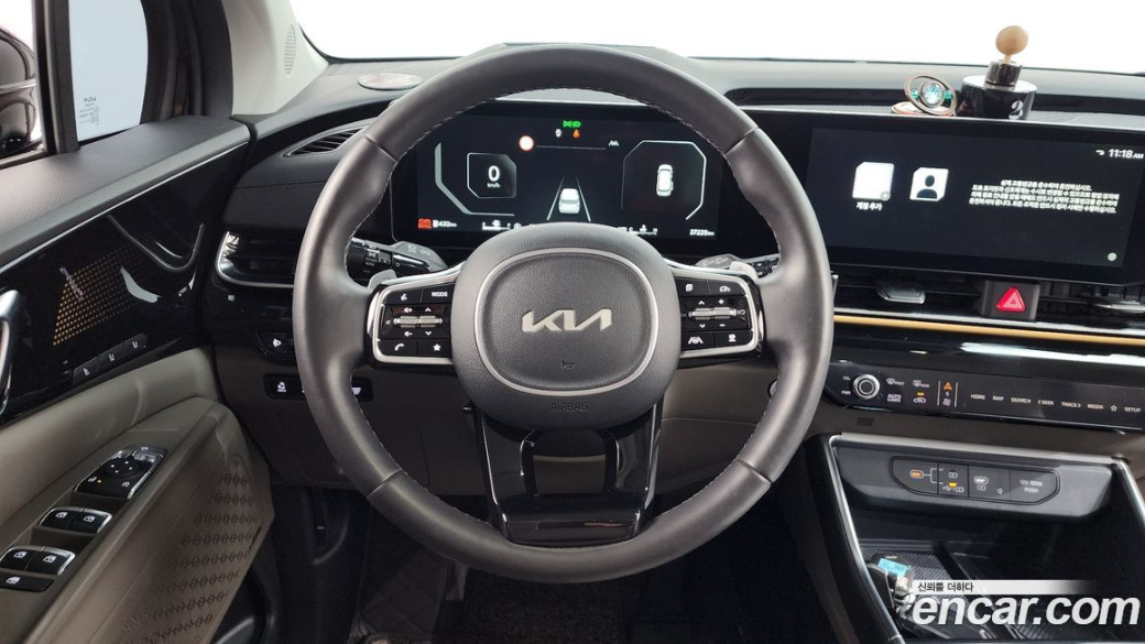 Kia Carnival 7-Seater Signature, 2024
