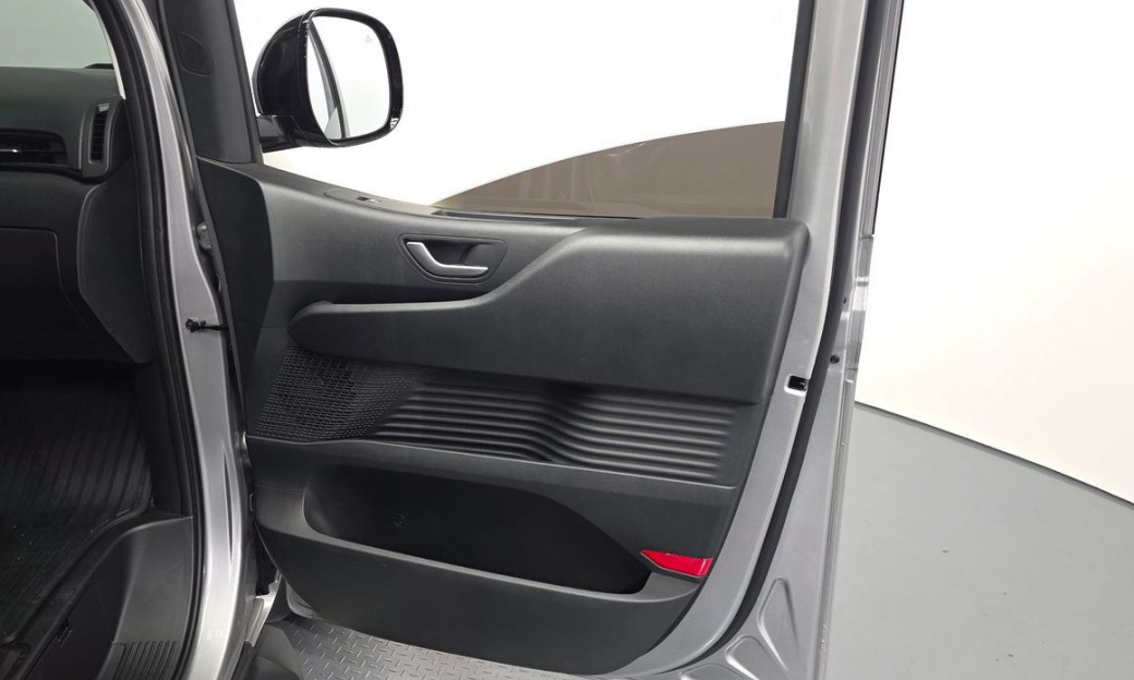 Hyundai Staria Tourer 9-Seater, 2025