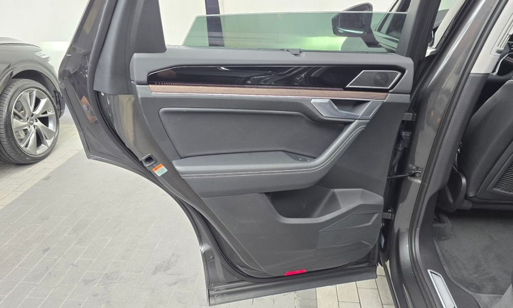 Volkswagen Touareg 3.0 TDI Prestige, 2024