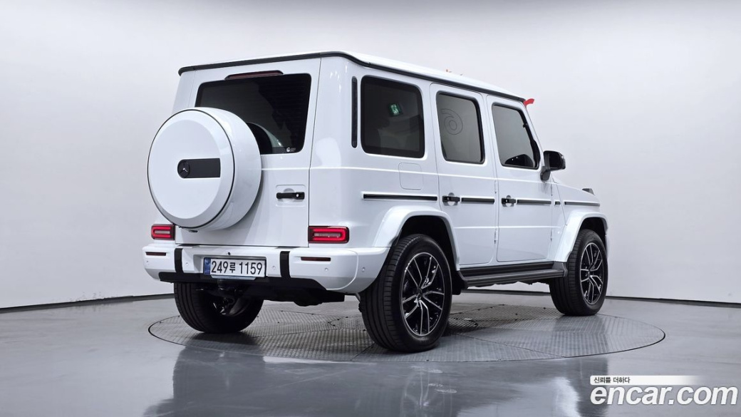 Mercedes-Benz G-Class G450d Manufaktur, 2025