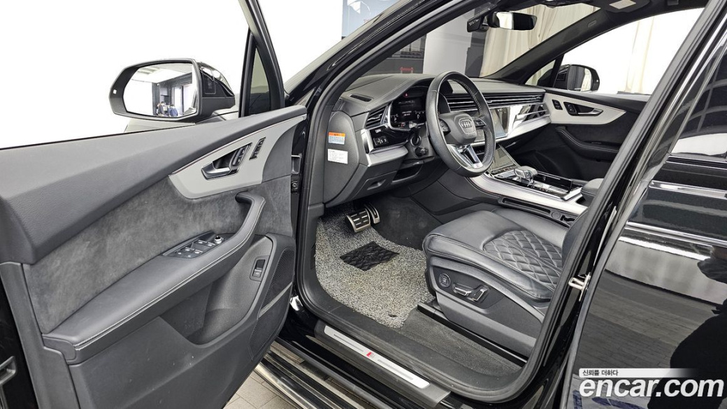 Audi Q7 55 TFSI Quattro Premium, 2023