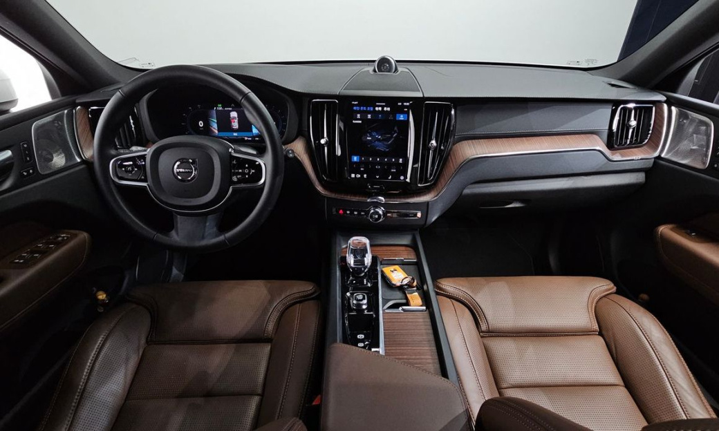 Volvo XC60 B5 Ultimate Bright, 2023
