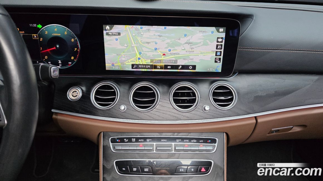 Mercedes-Benz E-Class E250 AMG Line, 2023
