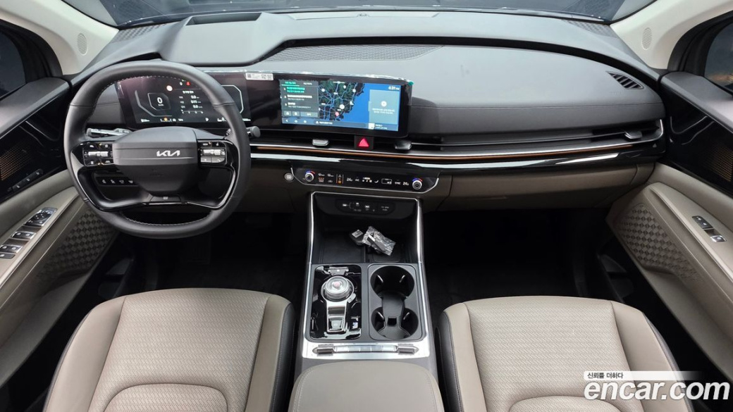 Kia Carnival 9-Seater Signature, 2025