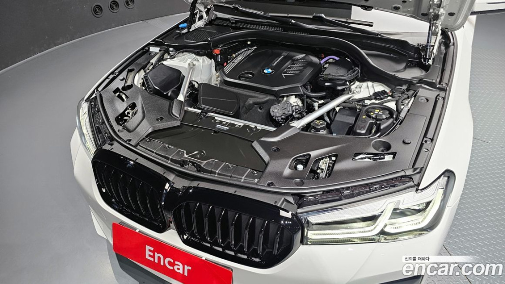 BMW 5-Series 523d M Sport, 2023