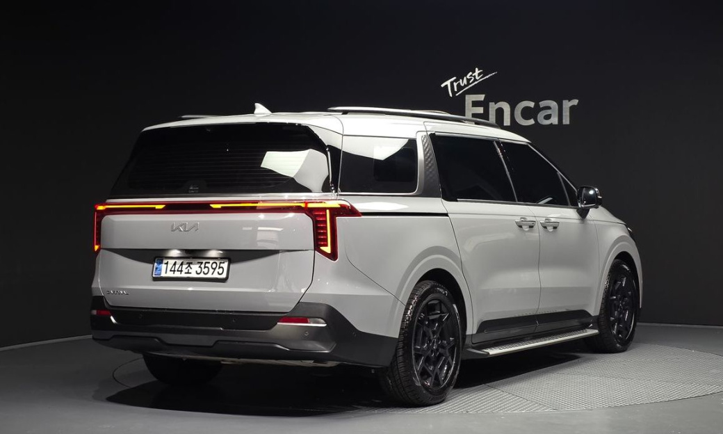 Kia Carnival 9-Seater Gravity, 2024