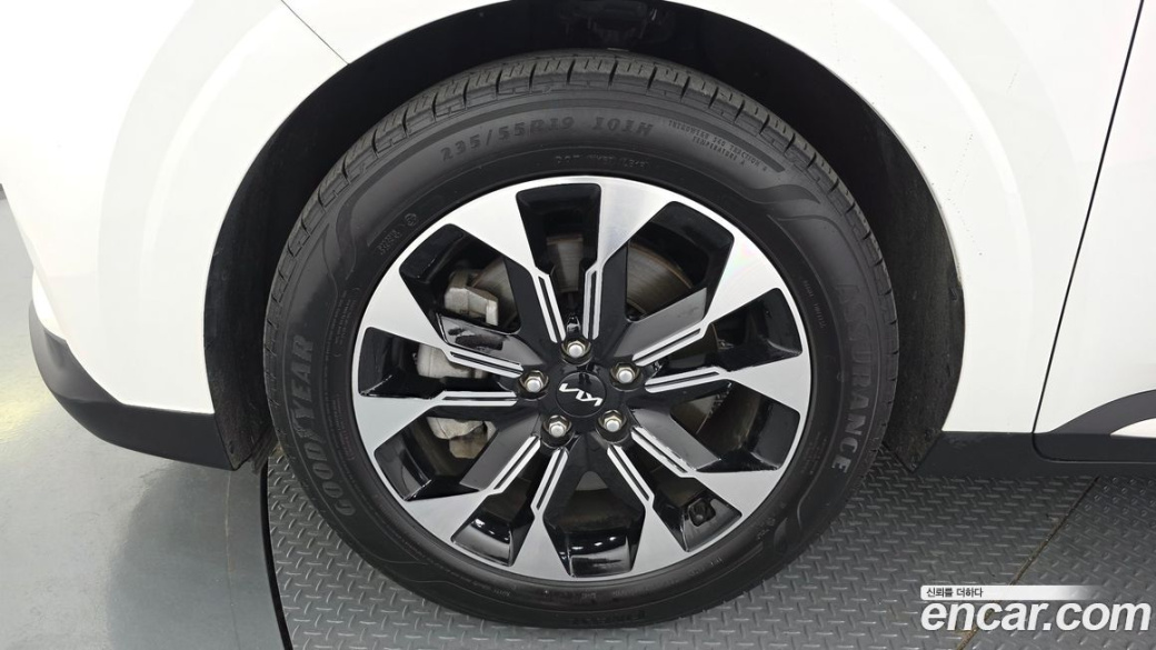 Kia Carnival 9-Seater Noblesse, 2023