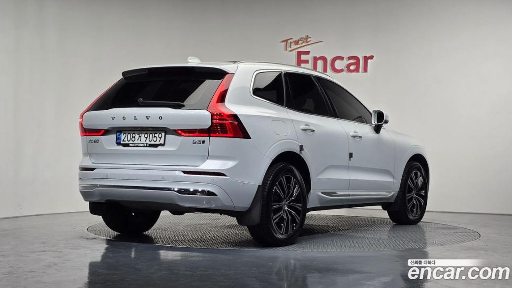 Volvo XC60 B5 Inscription, 2022