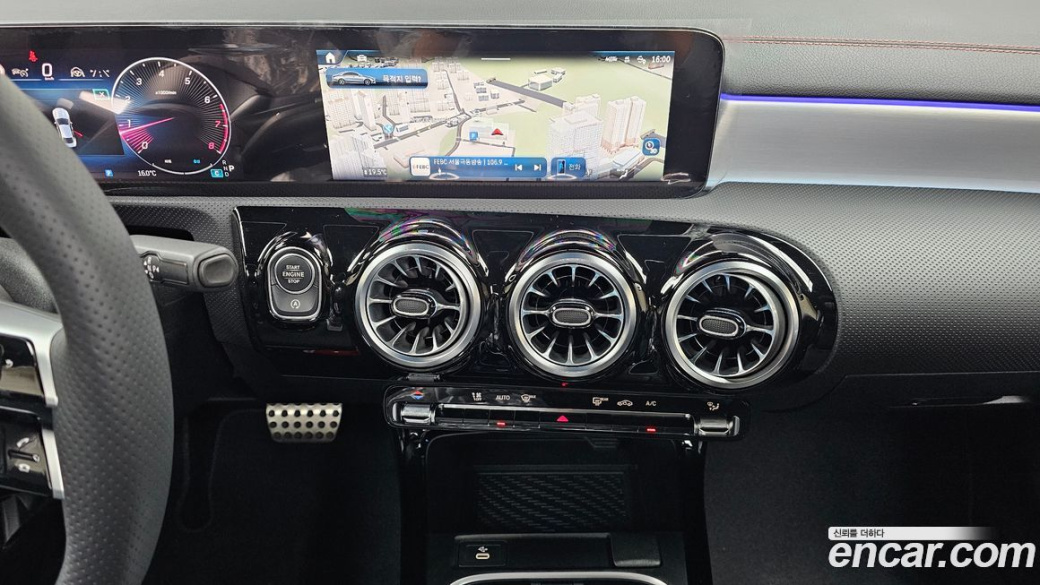 Mercedes-Benz CLA-Class CLA250 4MATIC, 2025