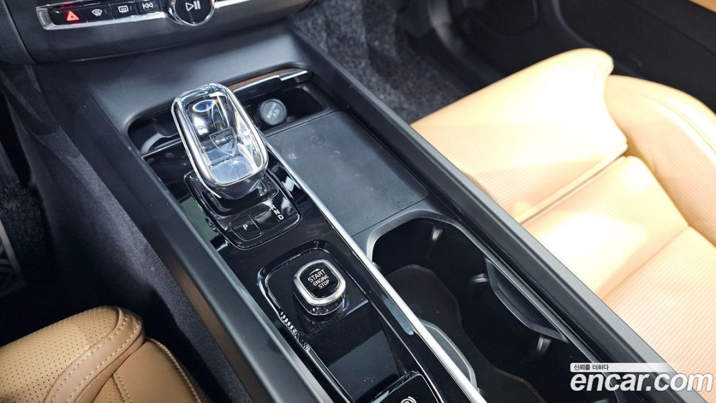 Volvo XC60 B5 Inscription, 2022