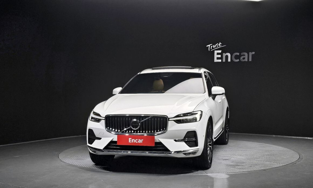 Volvo XC60 B6 Ultra Bright, 2024