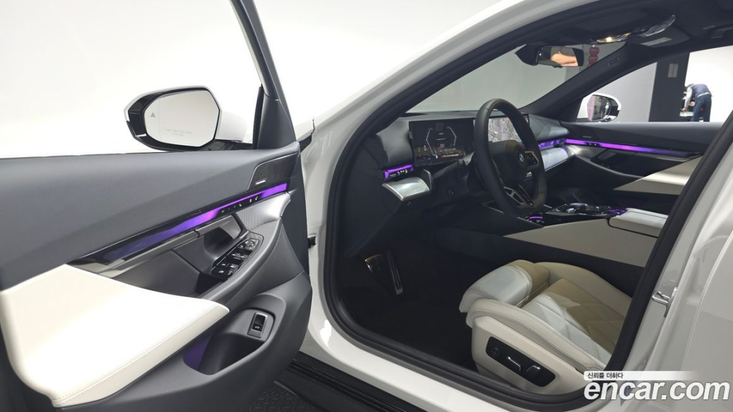 BMW 5-Series 520i M Sport, 2025