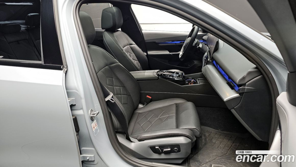 BMW 5-Series 530i xDrive M Sport, 2024
