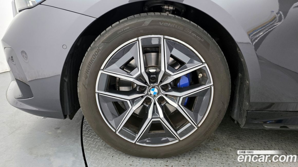 BMW 5-Series 520i M Sport, 2024
