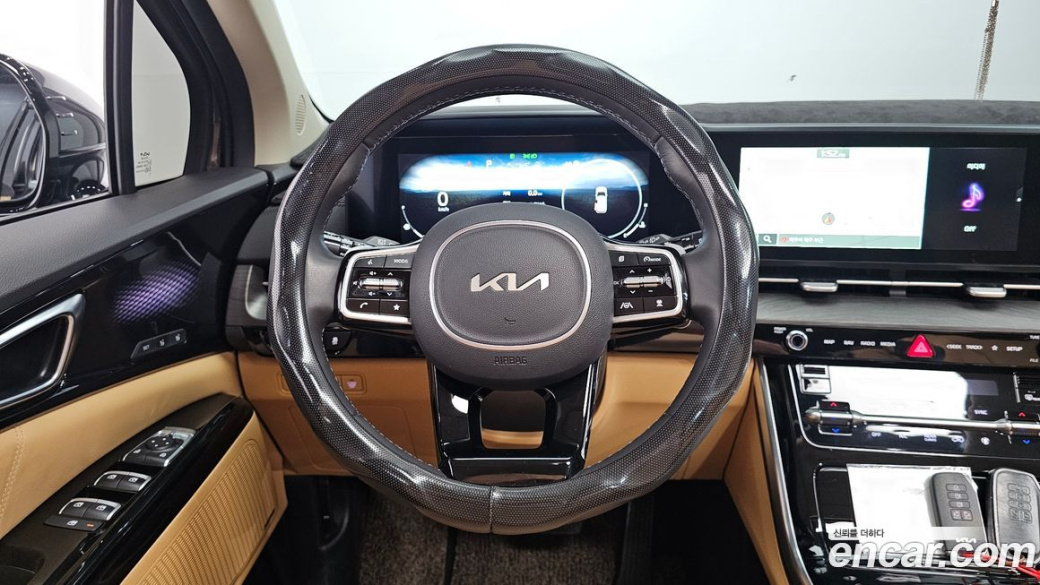 Kia Carnival 9-Seater Signature, 2023