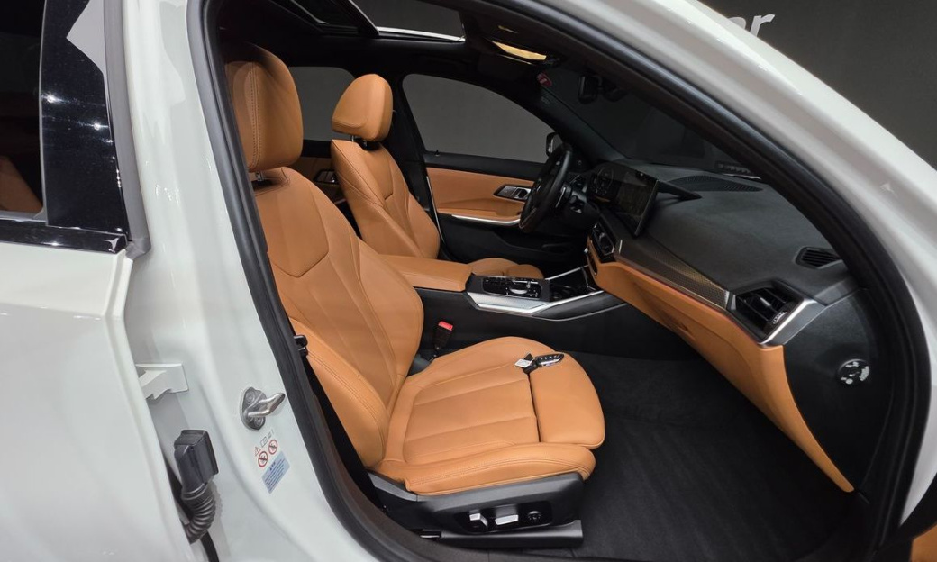 BMW 3-Series 320i M Sport, 2024