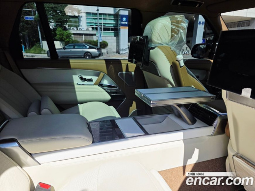 Land Rover Range Rover P530 SV Long Wheel Base, 2023