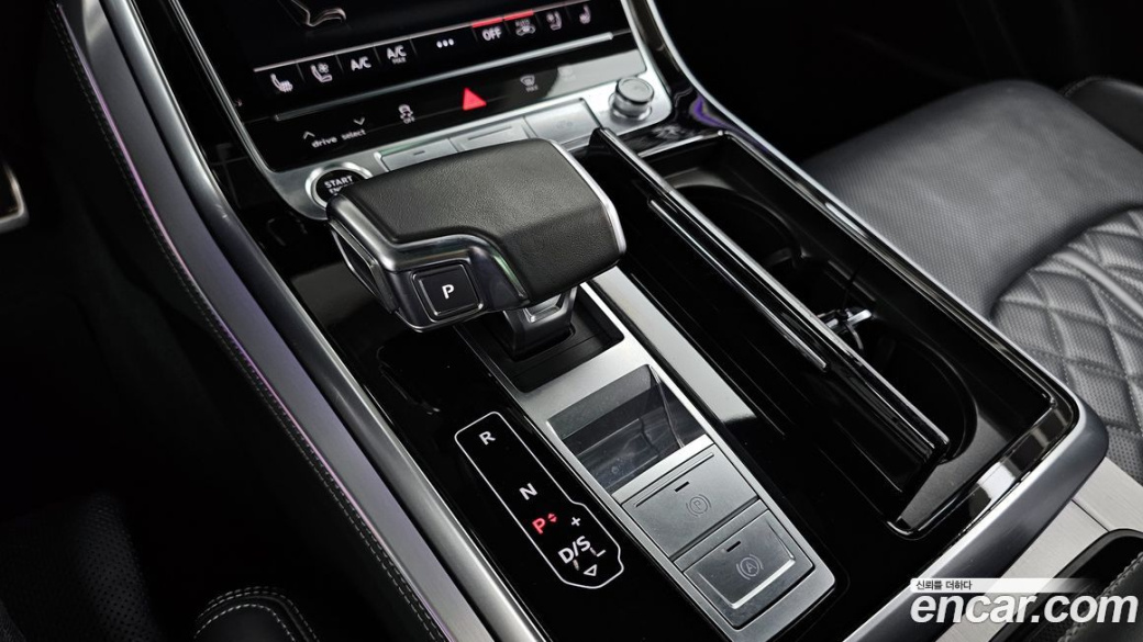 Audi Q8 55 TFSI Quattro Premium, 2022