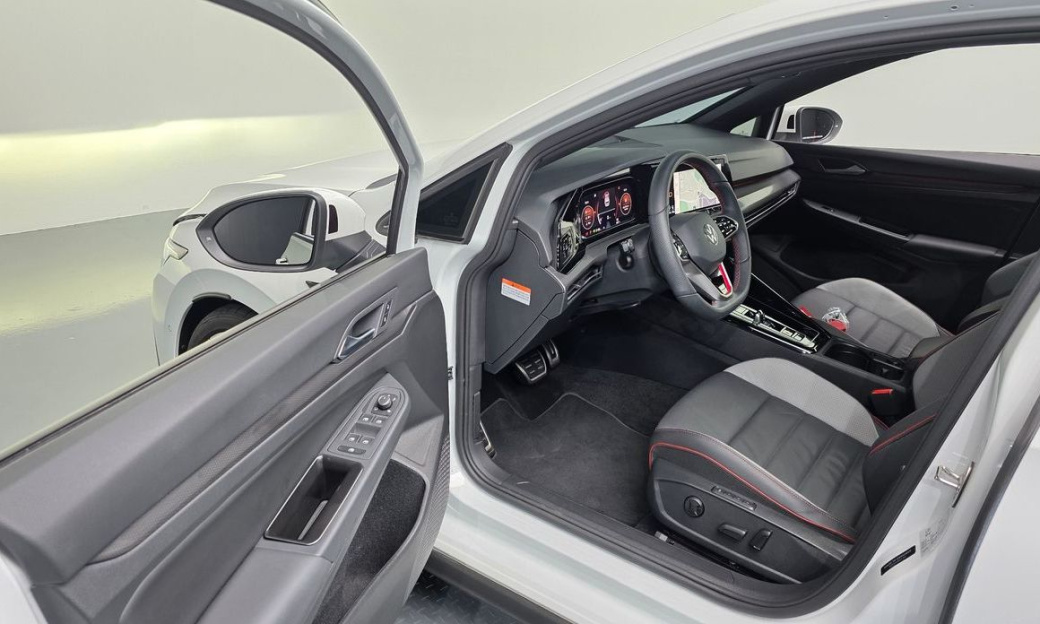 Volkswagen Golf 2.0 GTI, 2024