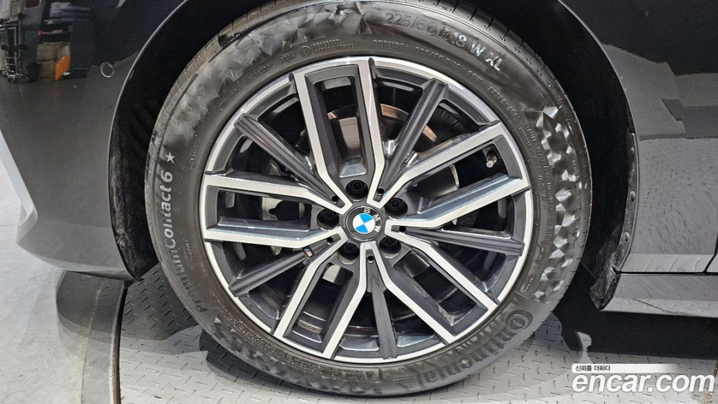 BMW 2-Series 220i M Sport Design, 2025