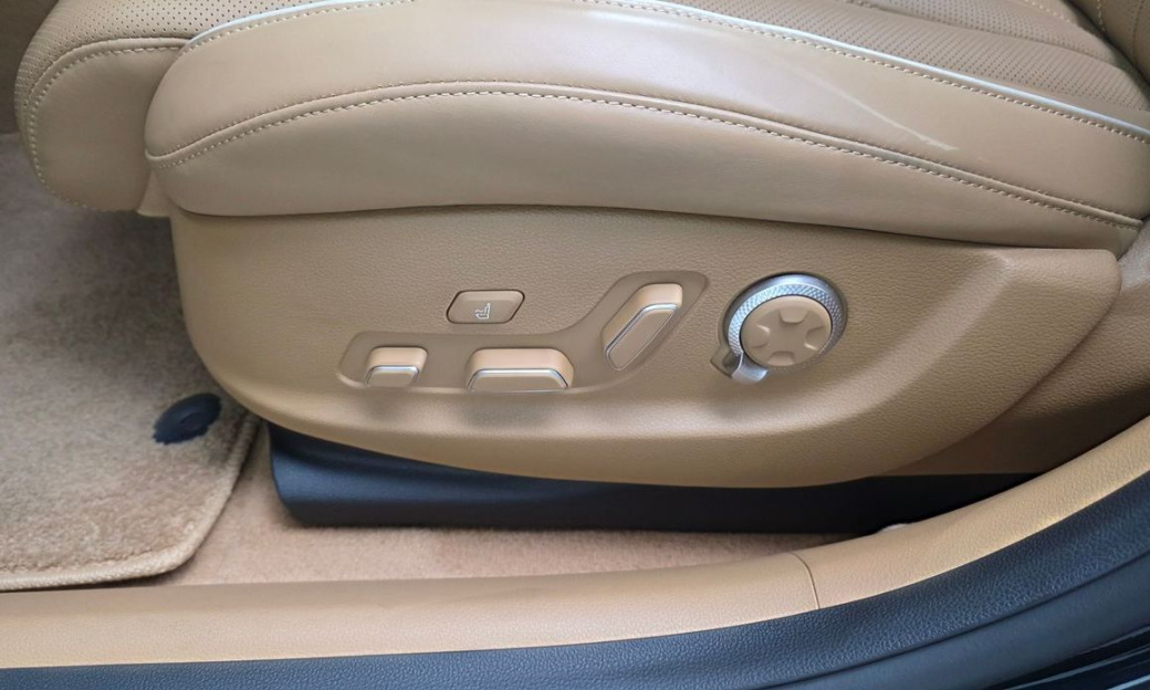Genesis G80 Gasoline 2.5 Turbo AWD, 2025