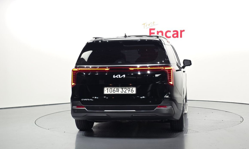 Kia Carnival 7-Seater Gravity, 2024