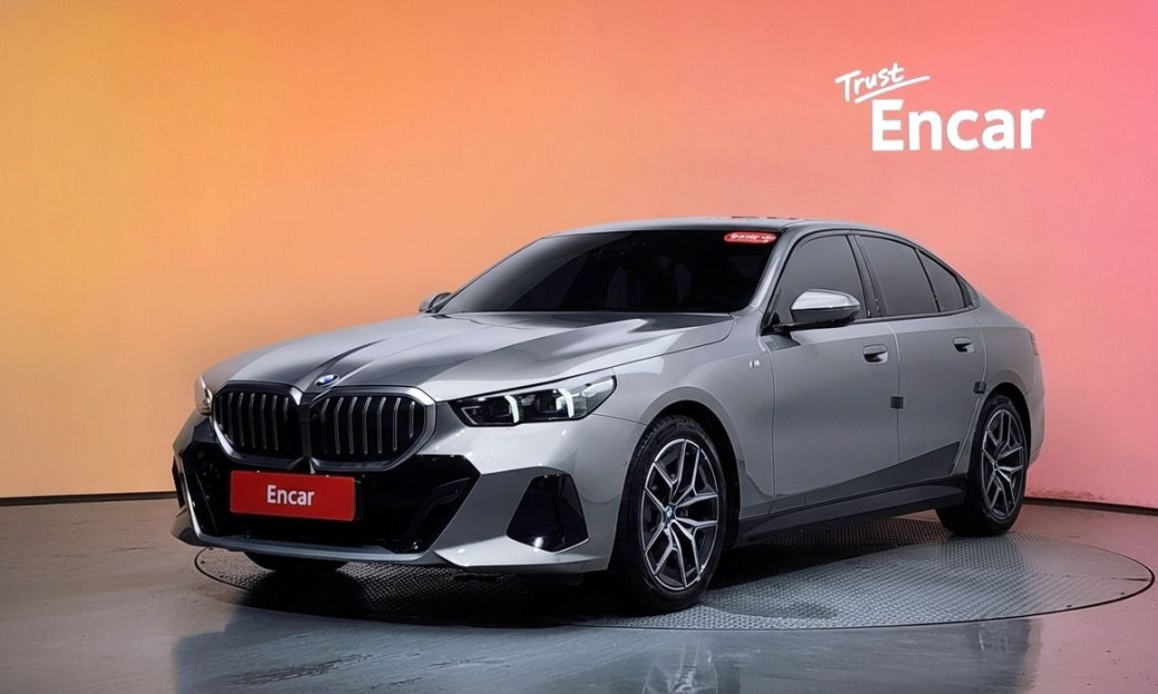 BMW 5-Series 520i M Sport, 2025