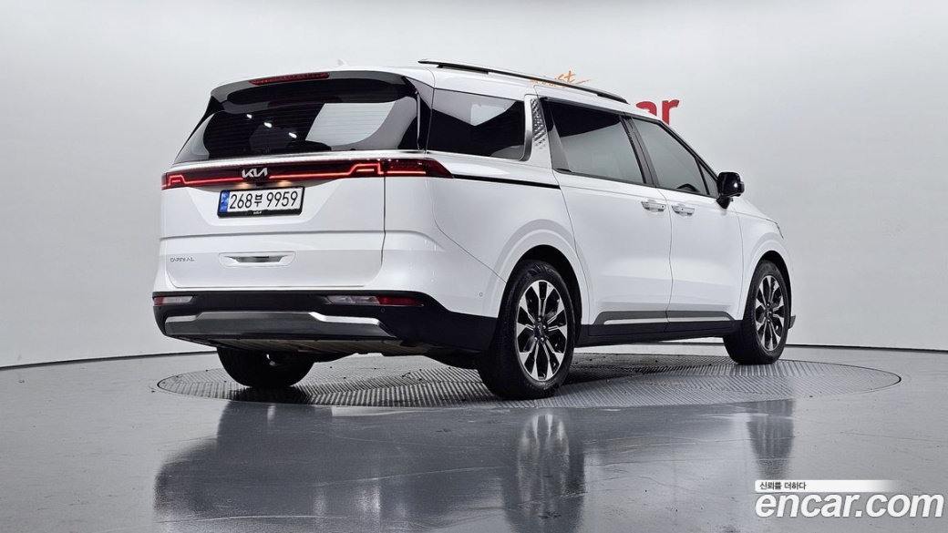 Kia Carnival 7-Seater Signature, 2023