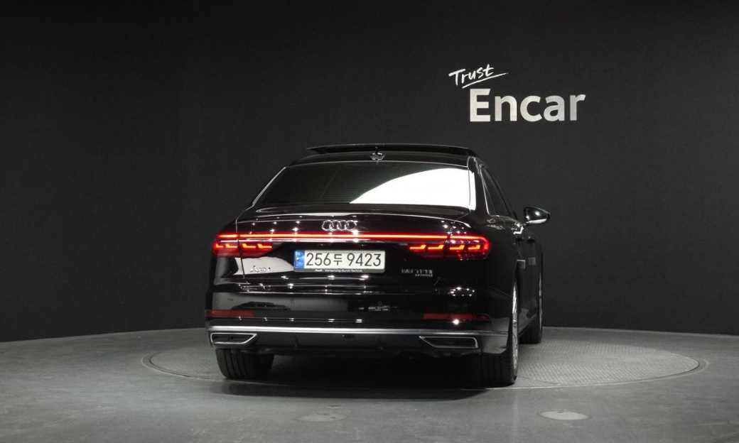 Audi A8 55 TFSI Quattro LWB, 2021
