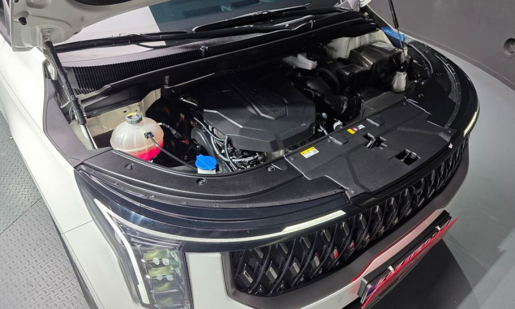 Kia Carnival 7-Seater Signature, 2024