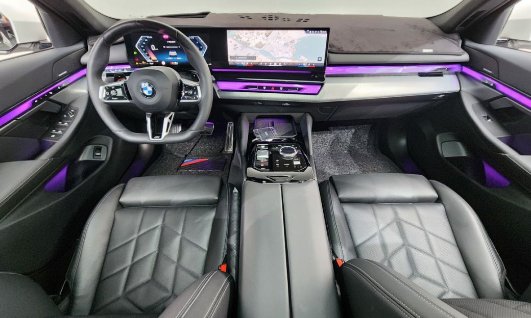 BMW 5-Series 520i M Sport, 2025