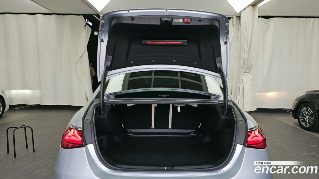 Mercedes-Benz E-Class E200 Avantgarde Limited, 2025