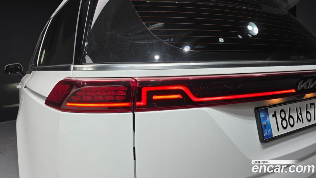 Kia Carnival 9-Seater Signature, 2023