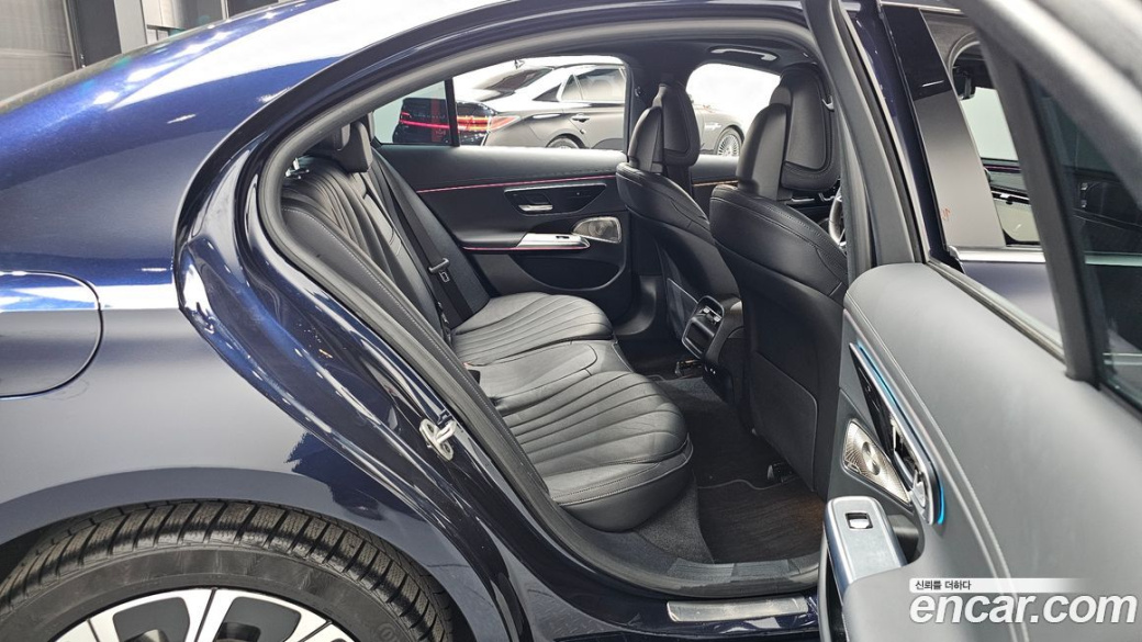 Mercedes-Benz E-Class E300 4MATIC Exclusive, 2024
